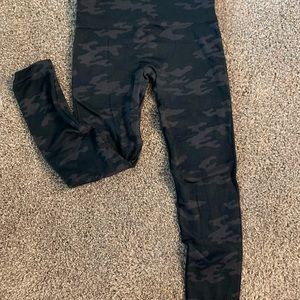 Spanx Medium Camo Leggings